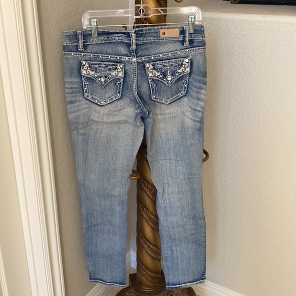 Distressed Antique River Jeans - Picture 2 of 4